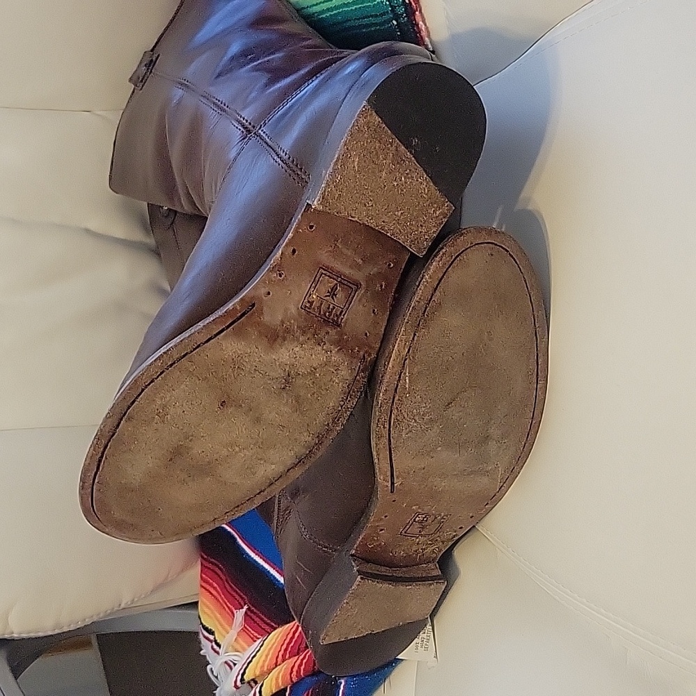 Boots - Picture 4 of 5